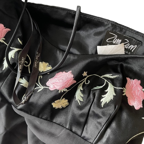 Vintage Zum Zum by Nicki Livas Woman’s Embroidered Lined Mini Dress - Picture 11 of 12